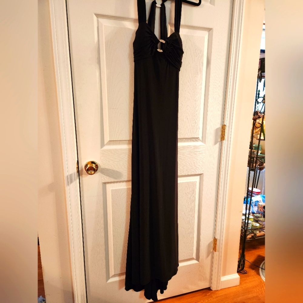Betsy & Adam by Linda Bernell, elegant Black Dress with strappy open back, sz 16